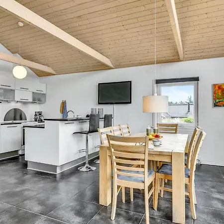 3 Bedroom Amazing In Hvide Sande בית נופש