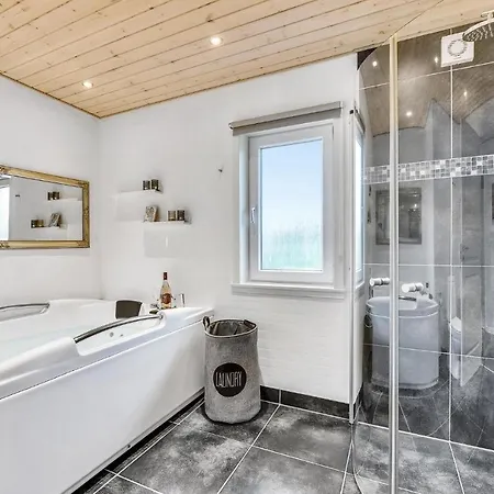 Holiday home 3 Bedroom Amazing In Hvide Sande Havrvig