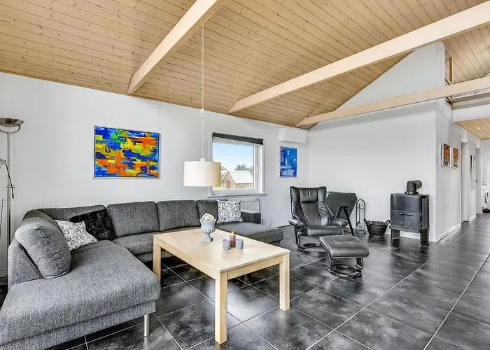 3 Bedroom Amazing In Hvide Sande *
